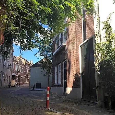 호텔 Boutique Nieuw Uilenburg 2*