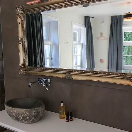 호텔 Boutique Nieuw Uilenburg 2*